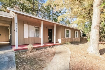 9224 Raven Dr Jonesboro, GA 30238